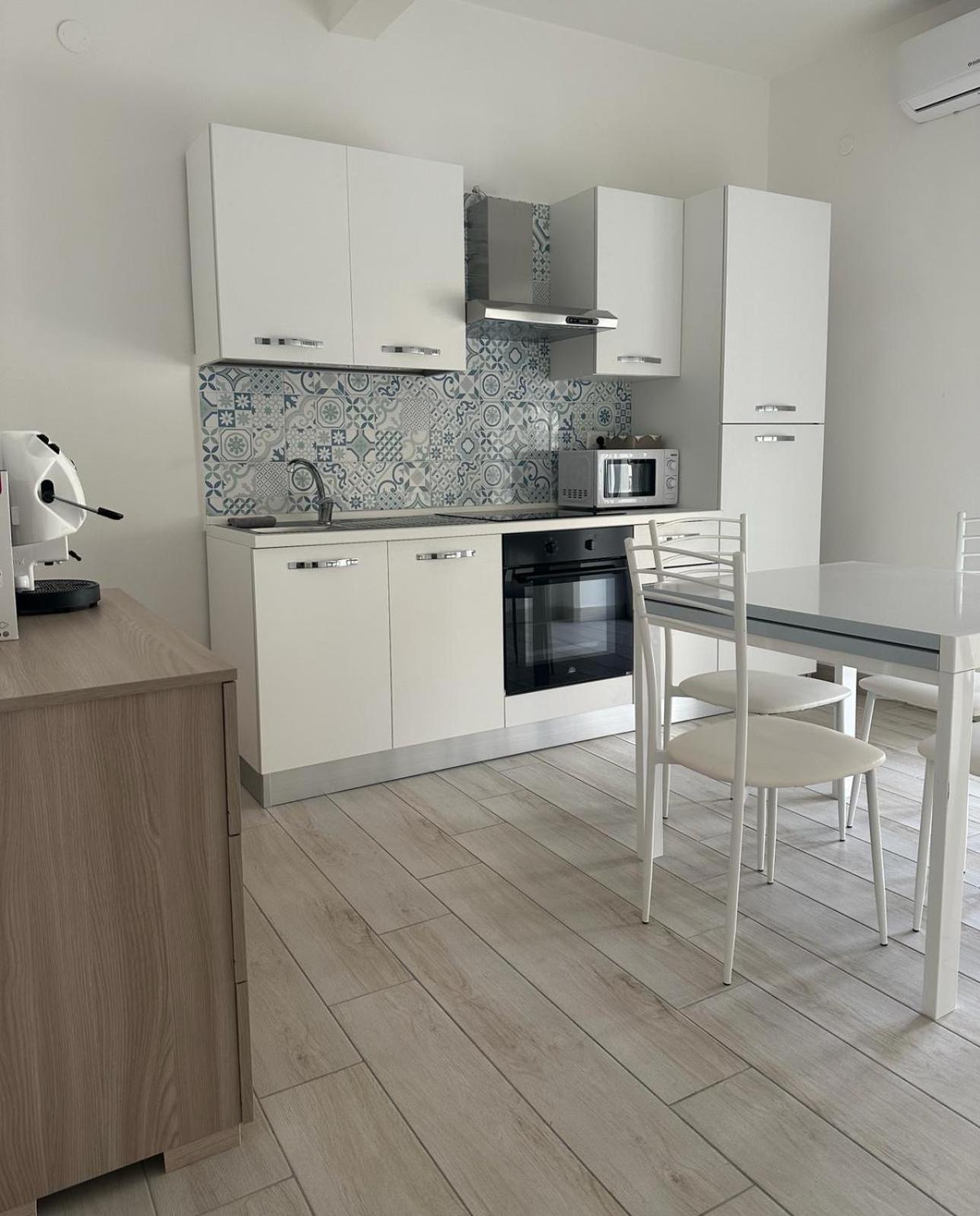 Апартаменти Rent House Scauri Мінтурно Екстер'єр фото